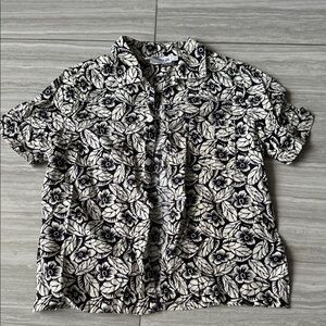 Bonpoint summer shirt Black & White Floral Short-Sleeve Shirt size 6